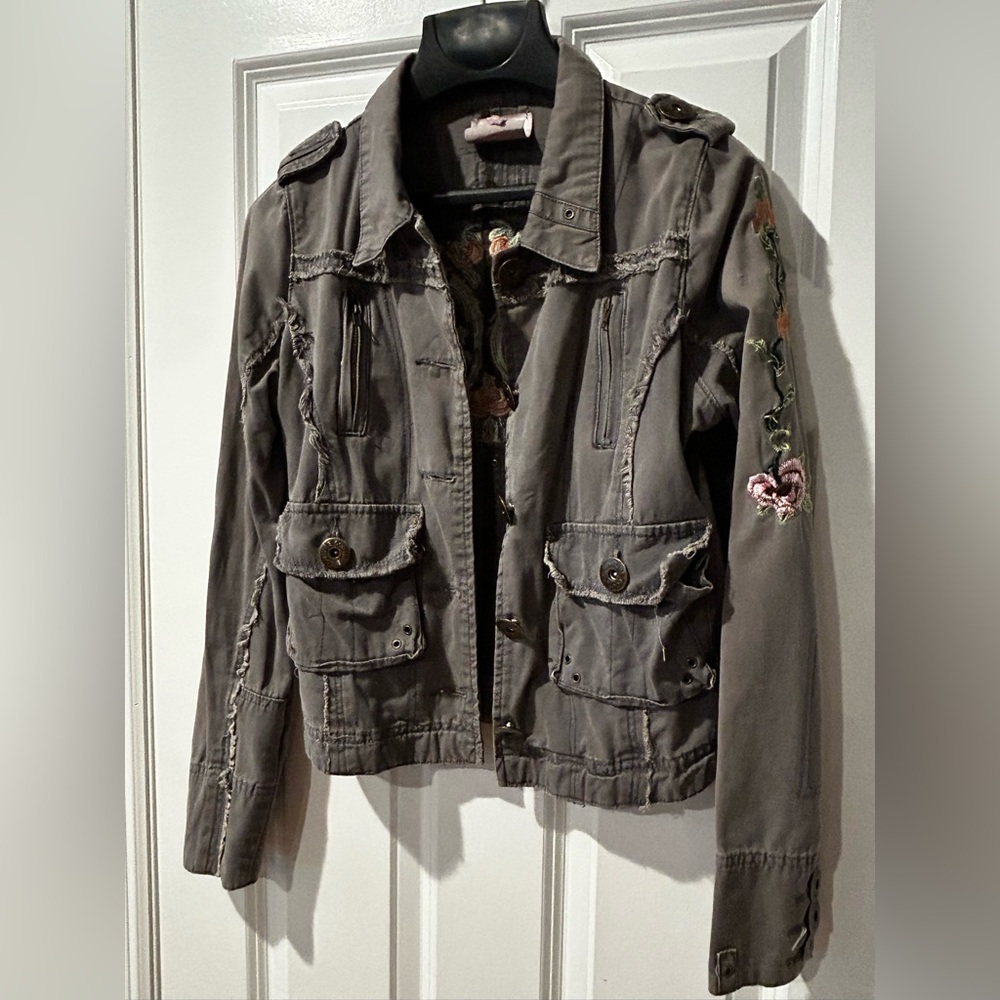 Romeo & Juliet Couture Gray Utility Jacket with Collared Neckline